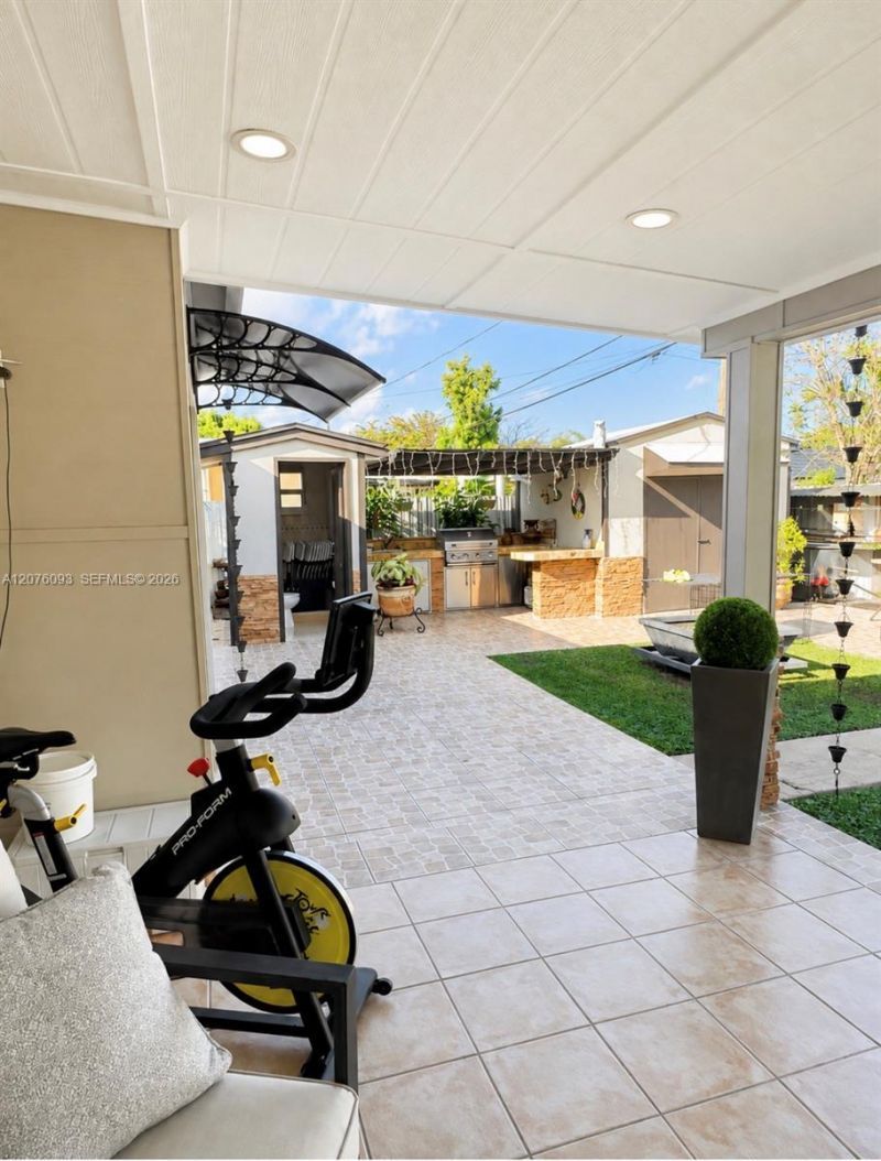 5505 W 14th Ln, Hialeah, FL 33012 Photo