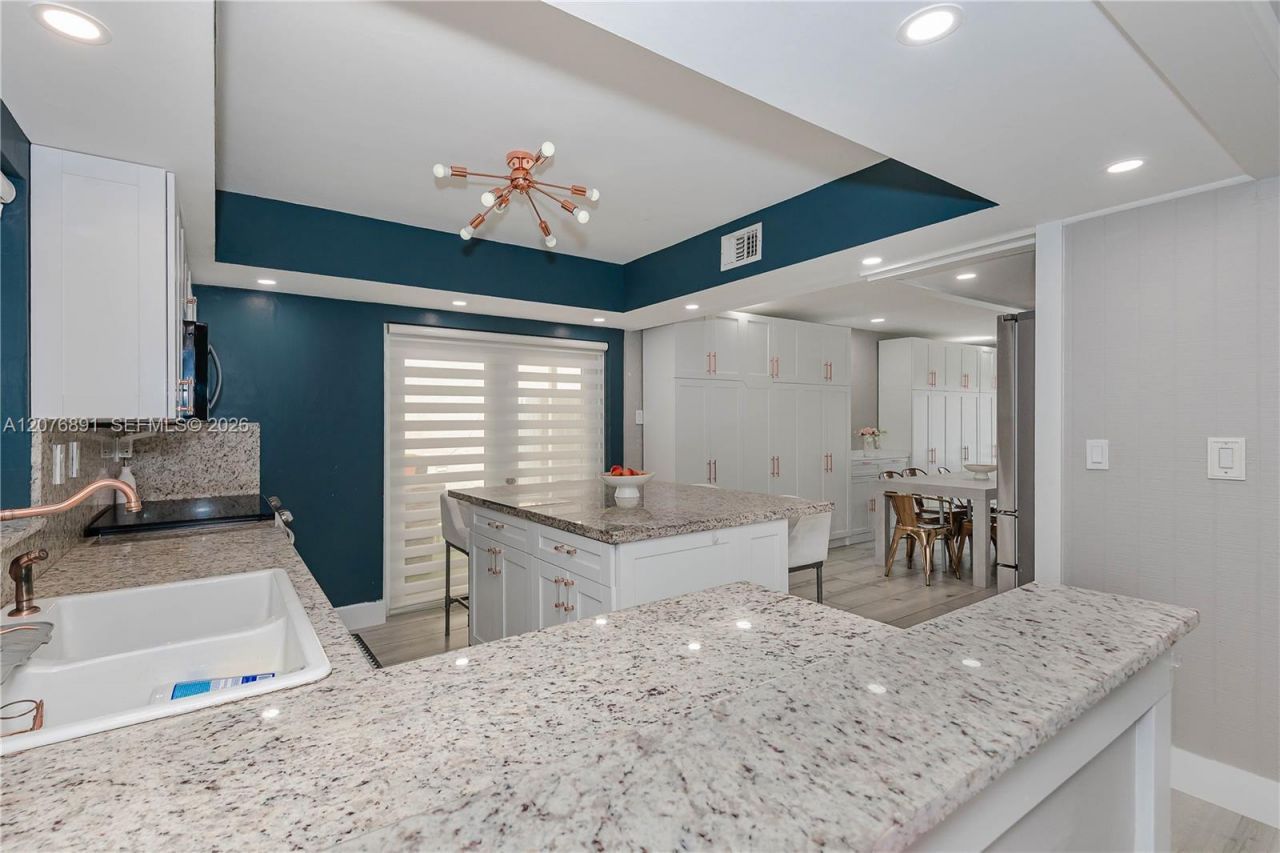 928 NW 106th Ave Cir , Miami, FL 33172 Photo