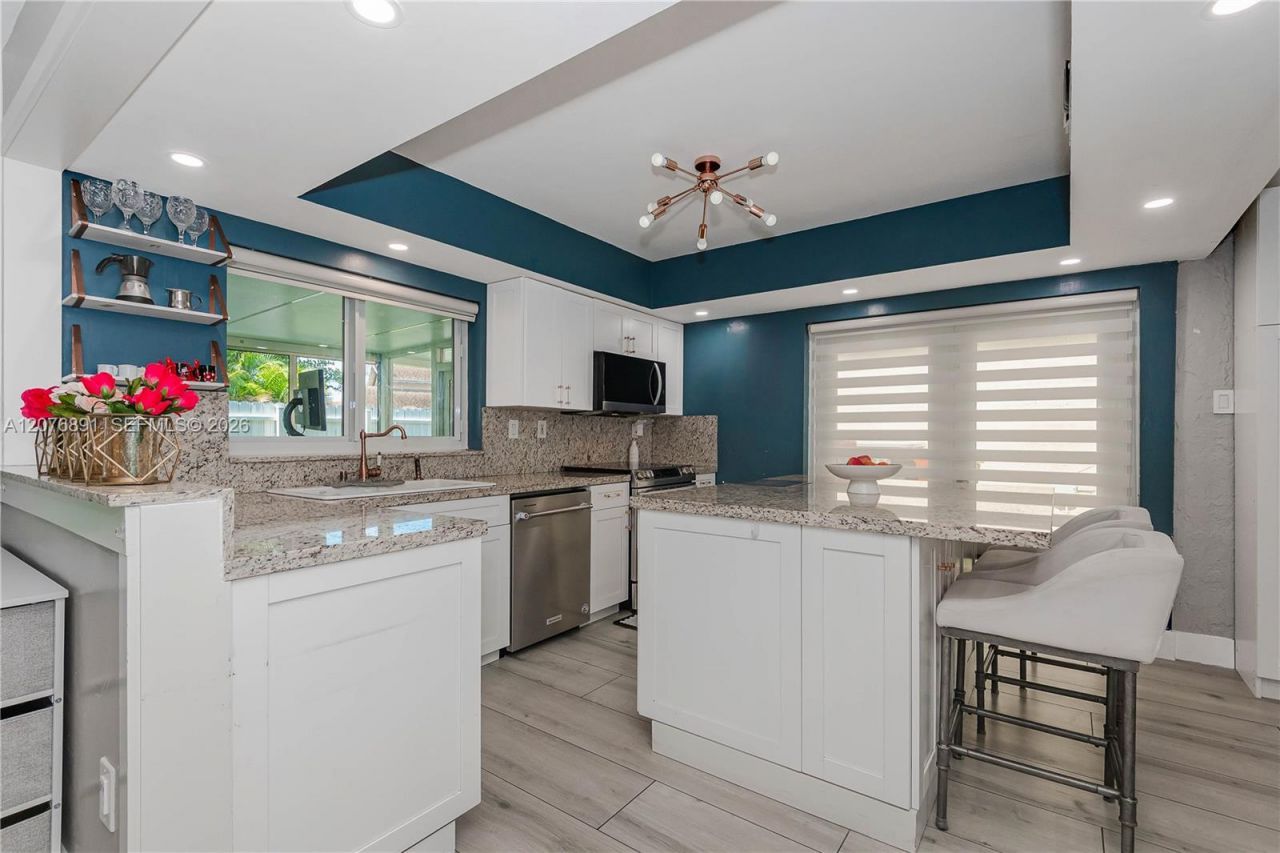928 NW 106th Ave Cir , Miami, FL 33172 Photo