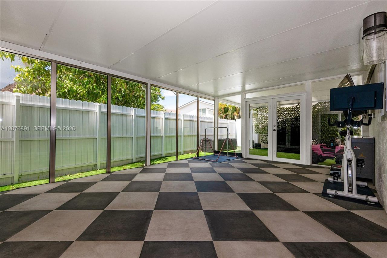 928 NW 106th Ave Cir , Miami, FL 33172 Photo