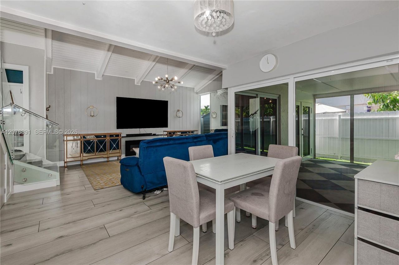928 NW 106th Ave Cir , Miami, FL 33172 Photo