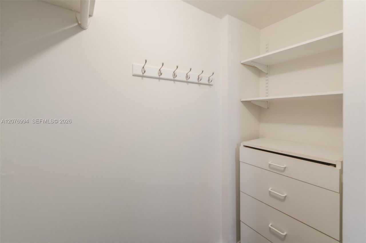 20500 W Country Club Dr , Unit 406, Aventura, FL 33180 Photo