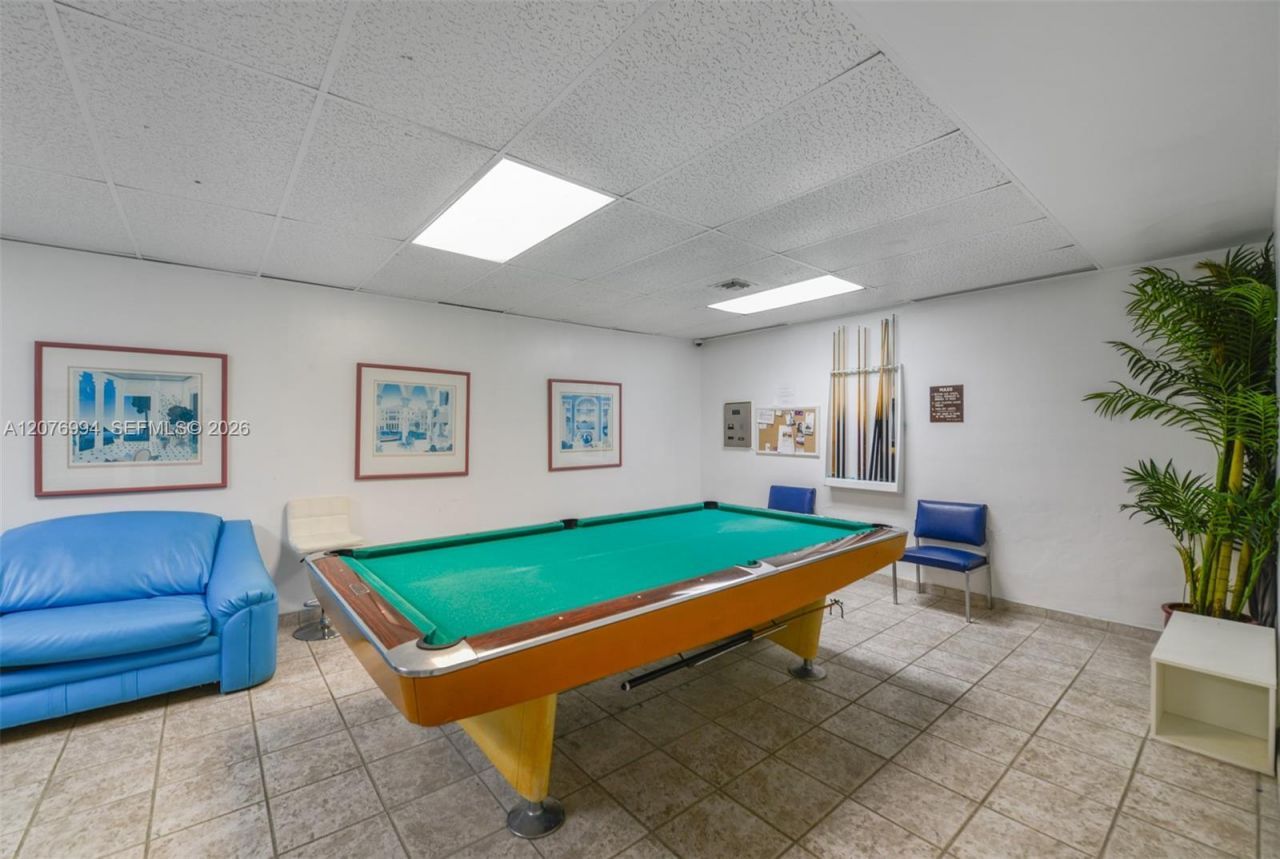20500 W Country Club Dr , Unit 406, Aventura, FL 33180 Photo