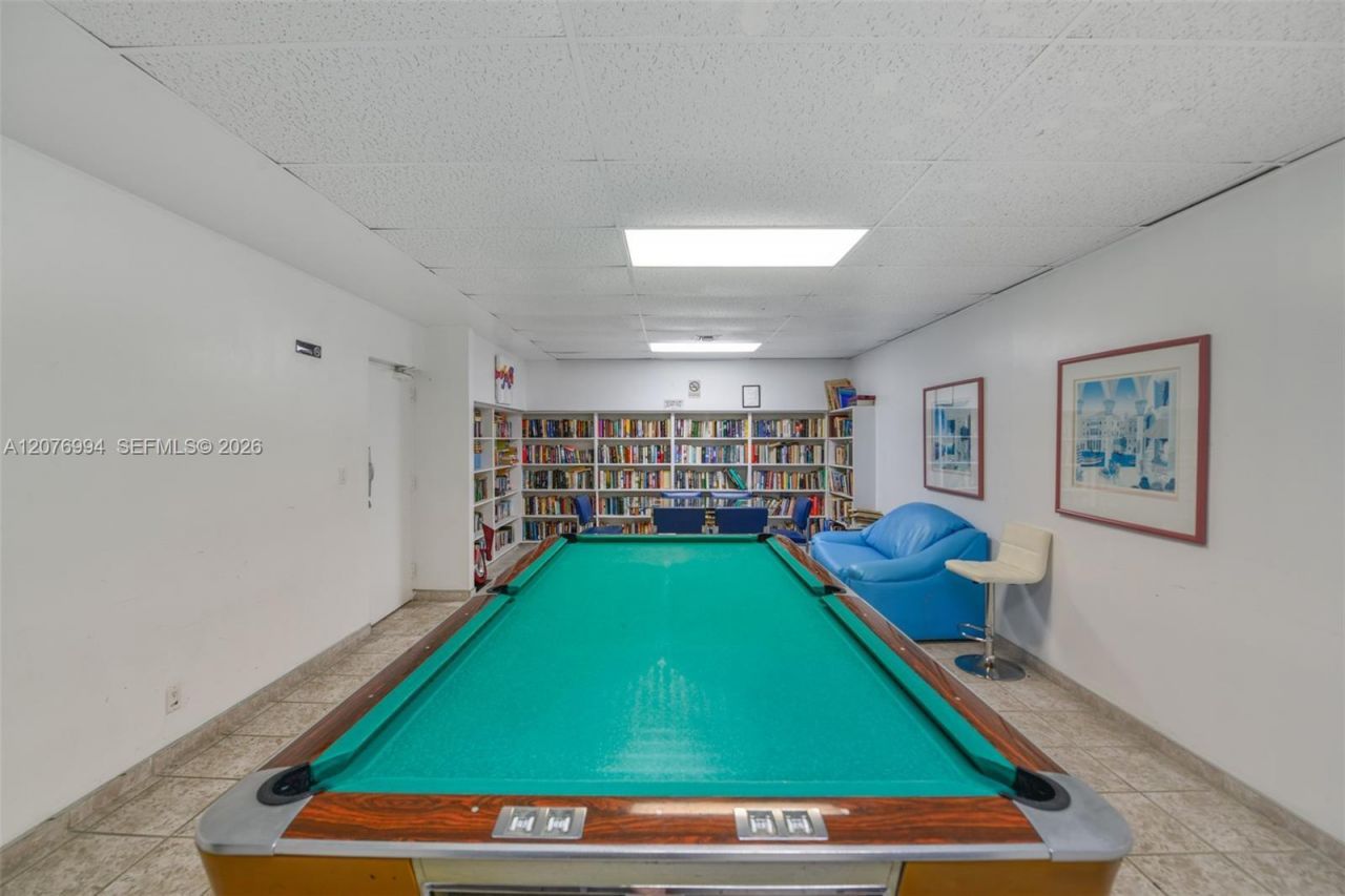 20500 W Country Club Dr , Unit 406, Aventura, FL 33180 Photo