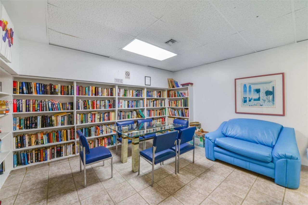 20500 W Country Club Dr , Unit 406, Aventura, FL 33180 Photo