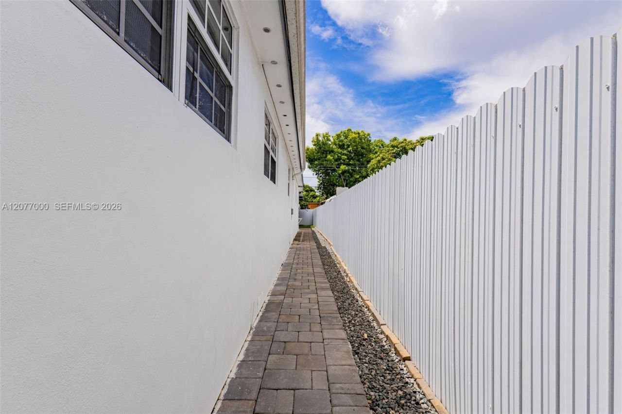 350 W 16th St, Hialeah, FL 33010 Photo