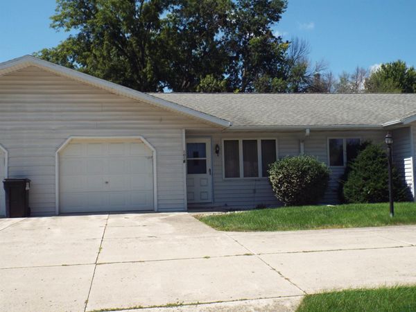 1018 5th Avenue, Unit 2, Sheldon, IA 51201