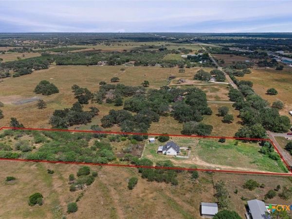 1214 E Oak Street , Goliad, TX 77963