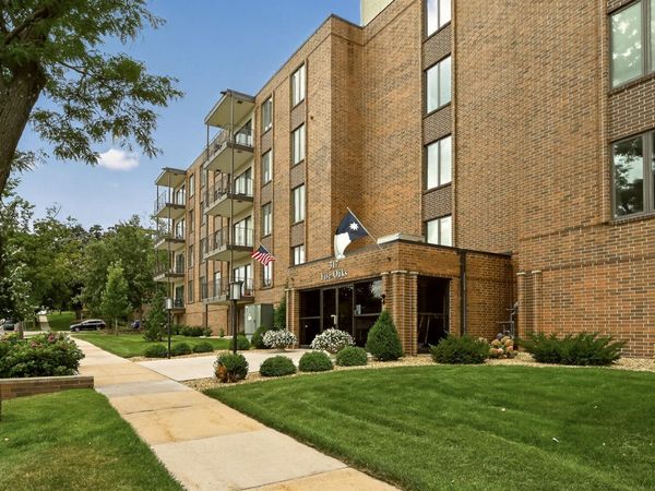 317 SW 6th Avenue SW, Unit 209, Rochester, MN 55902
