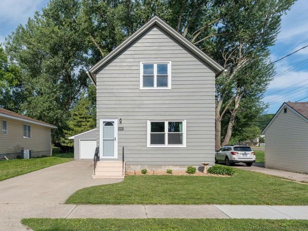 1041 Quincy Street , North Mankato, MN 56003