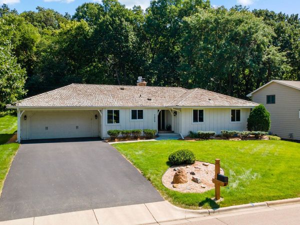 7029 Comanche Court , Edina, MN 55439