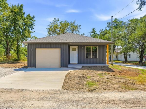 304 N Church Street , Everton, MO 65646