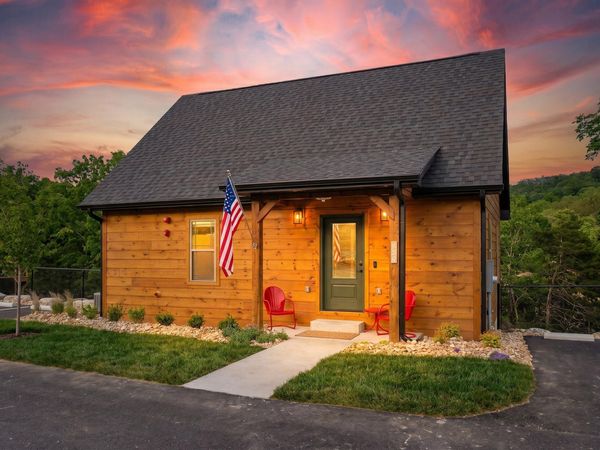 355 Mark Twain Drive , Hollister, MO 65672