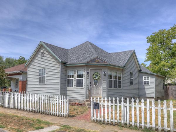 116 W Hall Street, Carterville, MO 64835