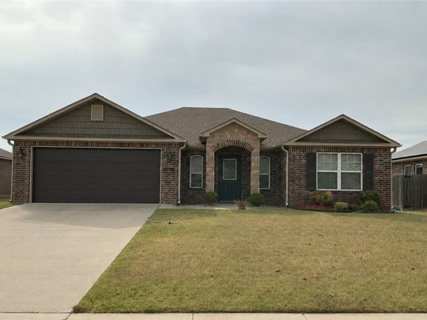 6706 Chestnut Hill Road , Bentonville, AR 72713