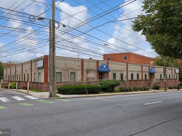 60 W WALNUT STREET, LANCASTER, PA 17603