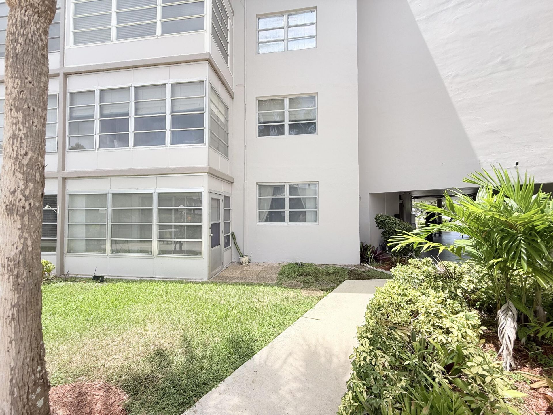 2800 NW 47th Terrace, Unit 106B, Lauderdale Lakes, FL 33313 Photo