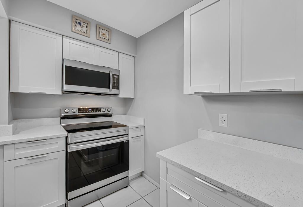752 Lori Drive, Unit 217, Palm Springs, FL 33461 Photo