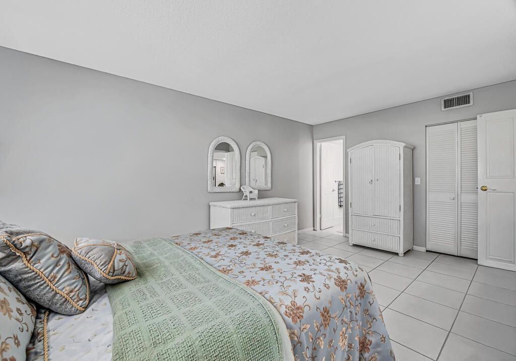 752 Lori Drive, Unit 217, Palm Springs, FL 33461 Photo