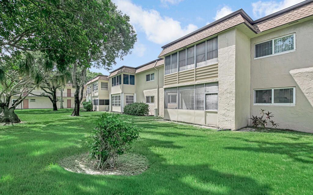 752 Lori Drive, Unit 217, Palm Springs, FL 33461 Photo