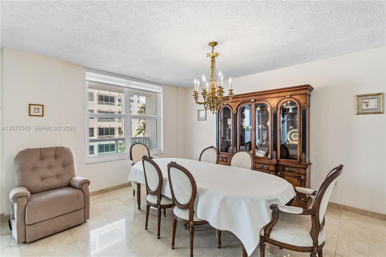 5001 Collins Ave, Unit 3B, Miami Beach, FL 33140 Photo