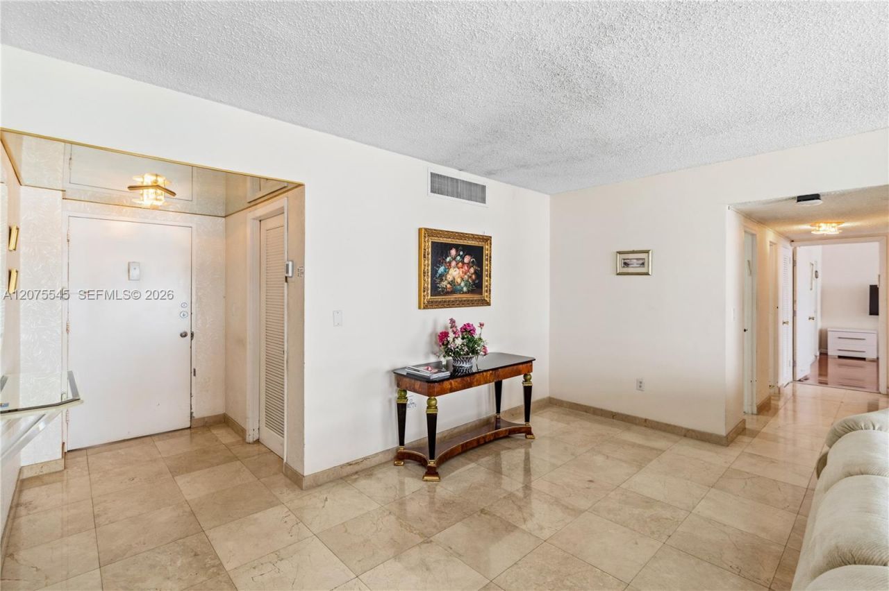 5001 Collins Ave, Unit 3B, Miami Beach, FL 33140 Photo
