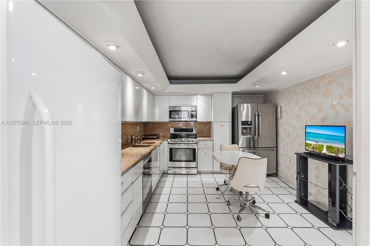 5001 Collins Ave, Unit 3B, Miami Beach, FL 33140 Photo