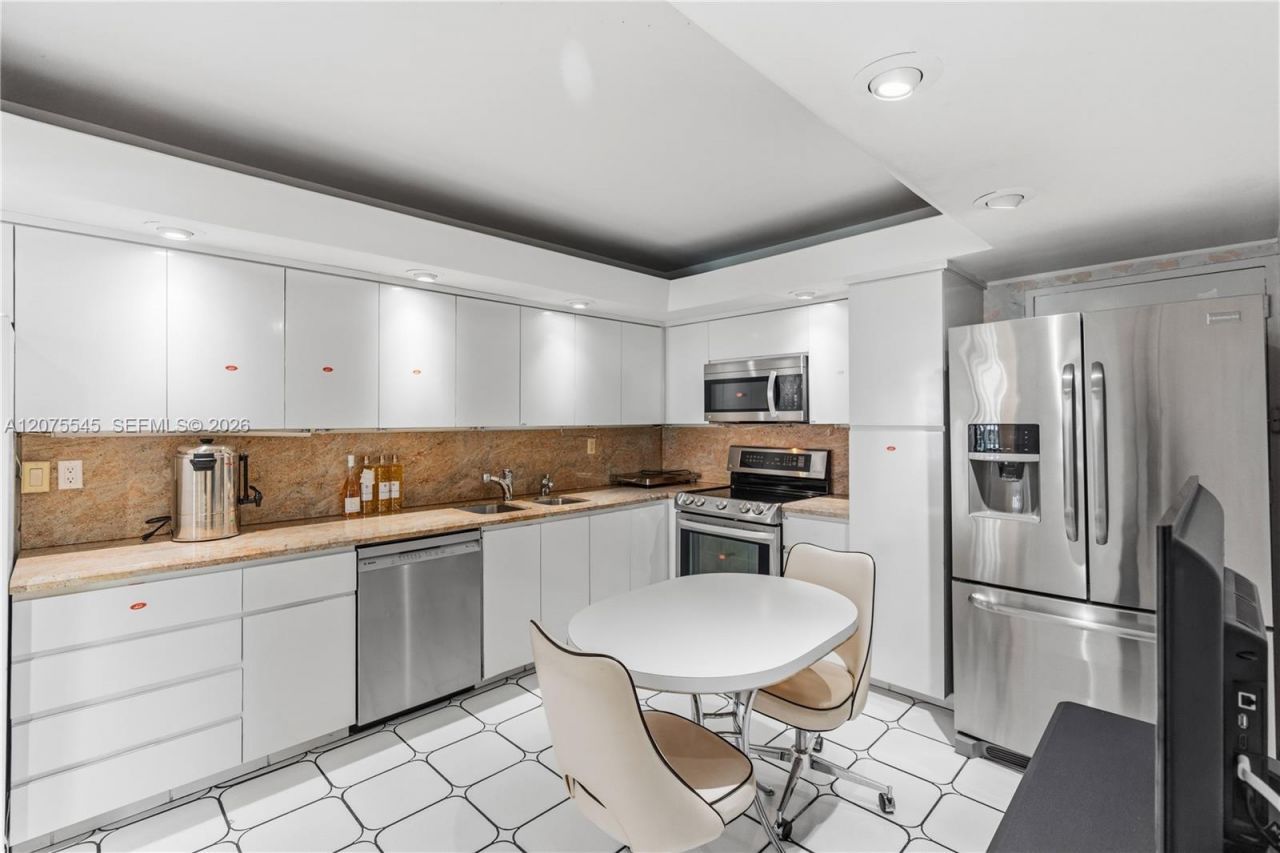 5001 Collins Ave, Unit 3B, Miami Beach, FL 33140 Photo