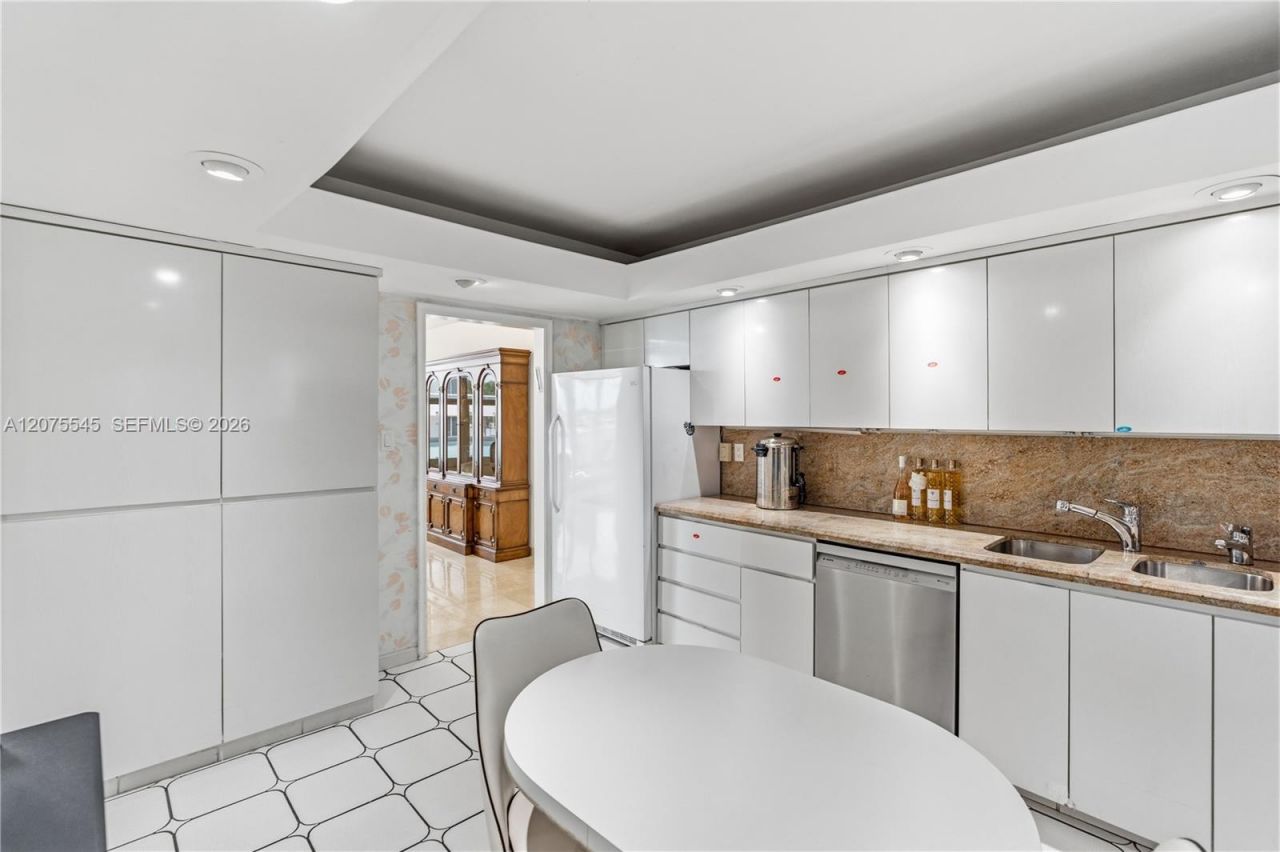 5001 Collins Ave, Unit 3B, Miami Beach, FL 33140 Photo