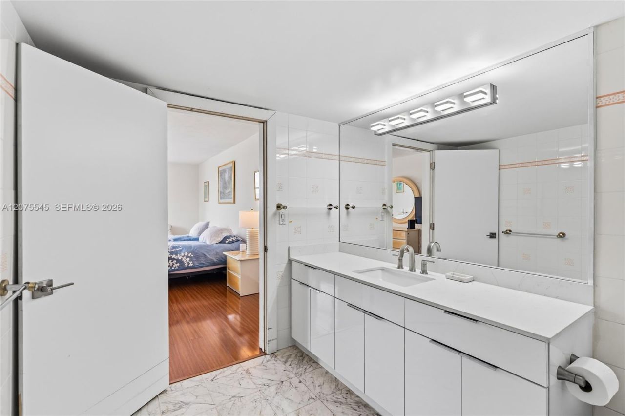 5001 Collins Ave, Unit 3B, Miami Beach, FL 33140 Photo