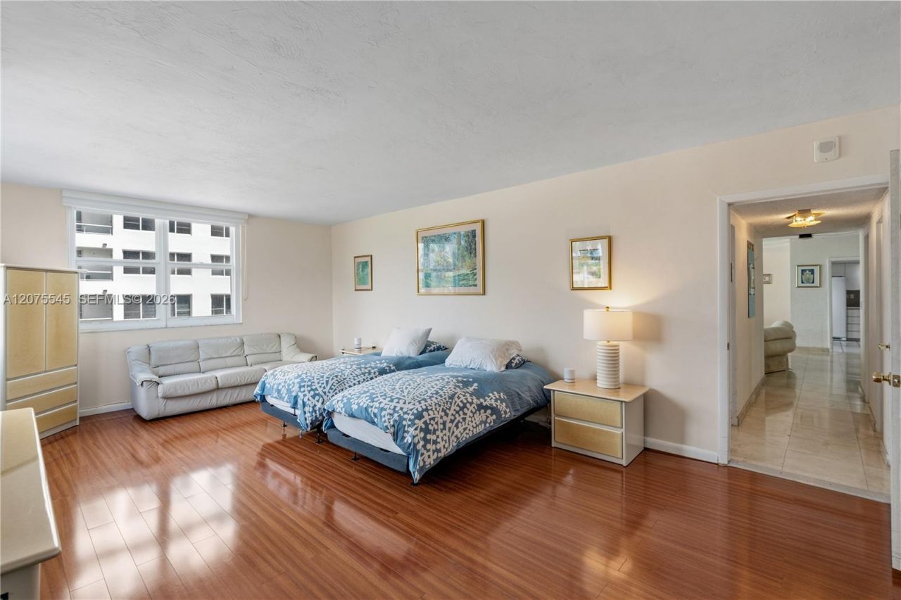 5001 Collins Ave, Unit 3B, Miami Beach, FL 33140 Photo