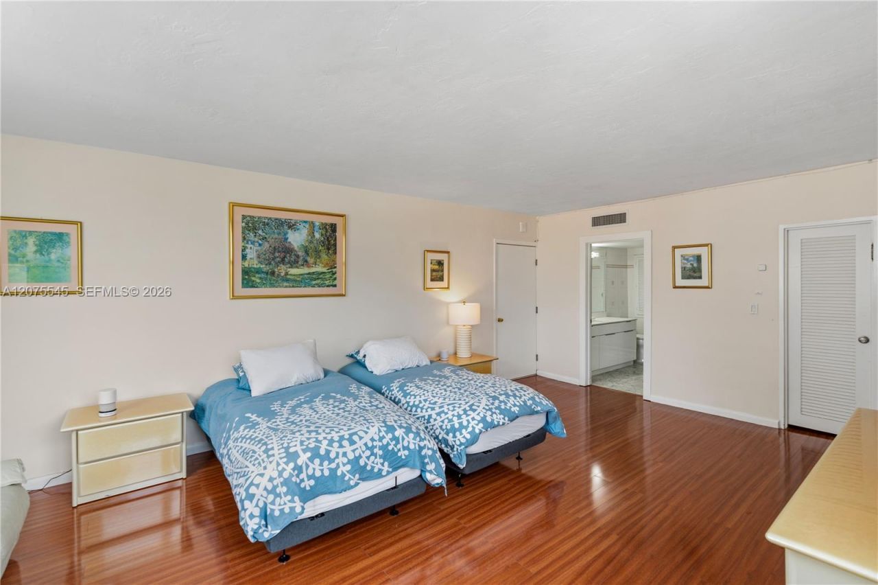 5001 Collins Ave, Unit 3B, Miami Beach, FL 33140 Photo