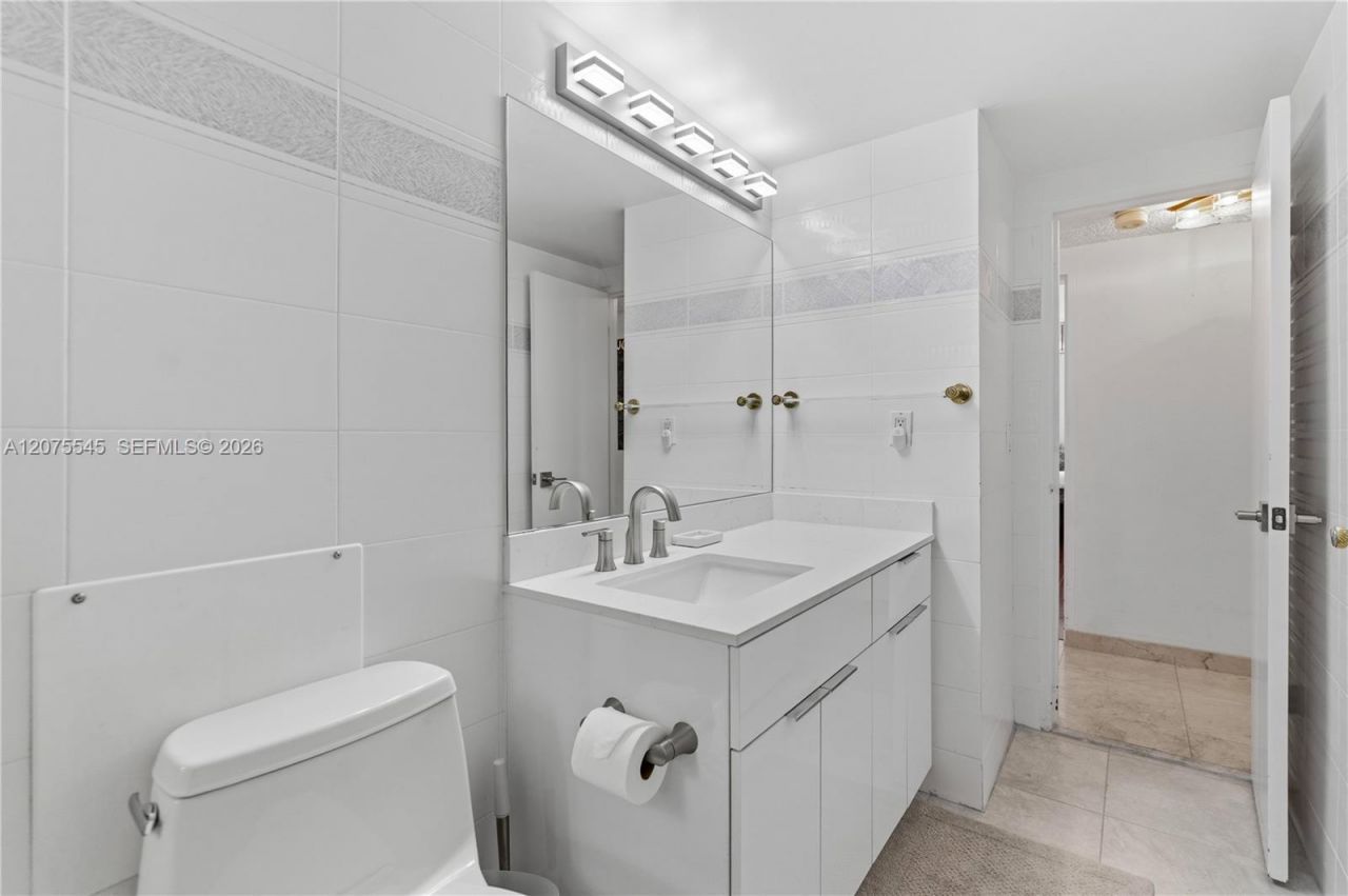 5001 Collins Ave, Unit 3B, Miami Beach, FL 33140 Photo