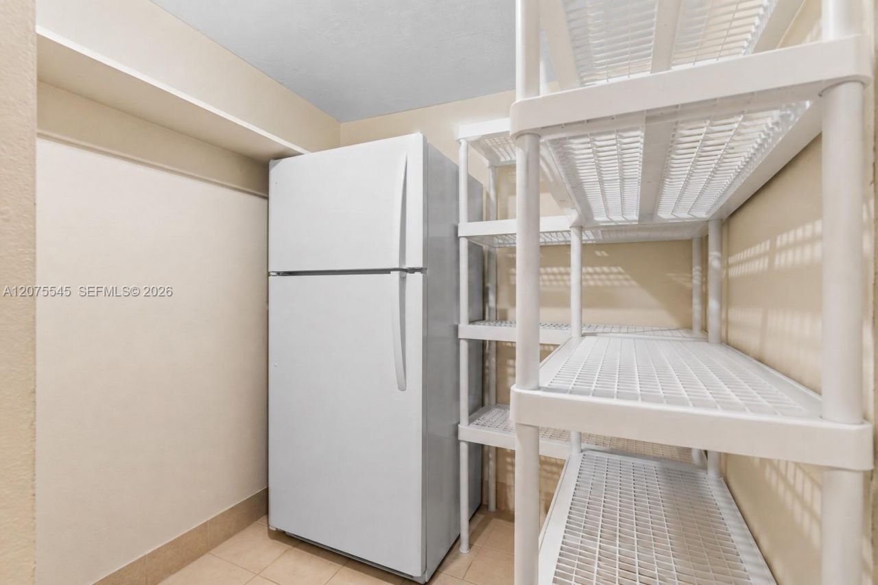5001 Collins Ave, Unit 3B, Miami Beach, FL 33140 Photo