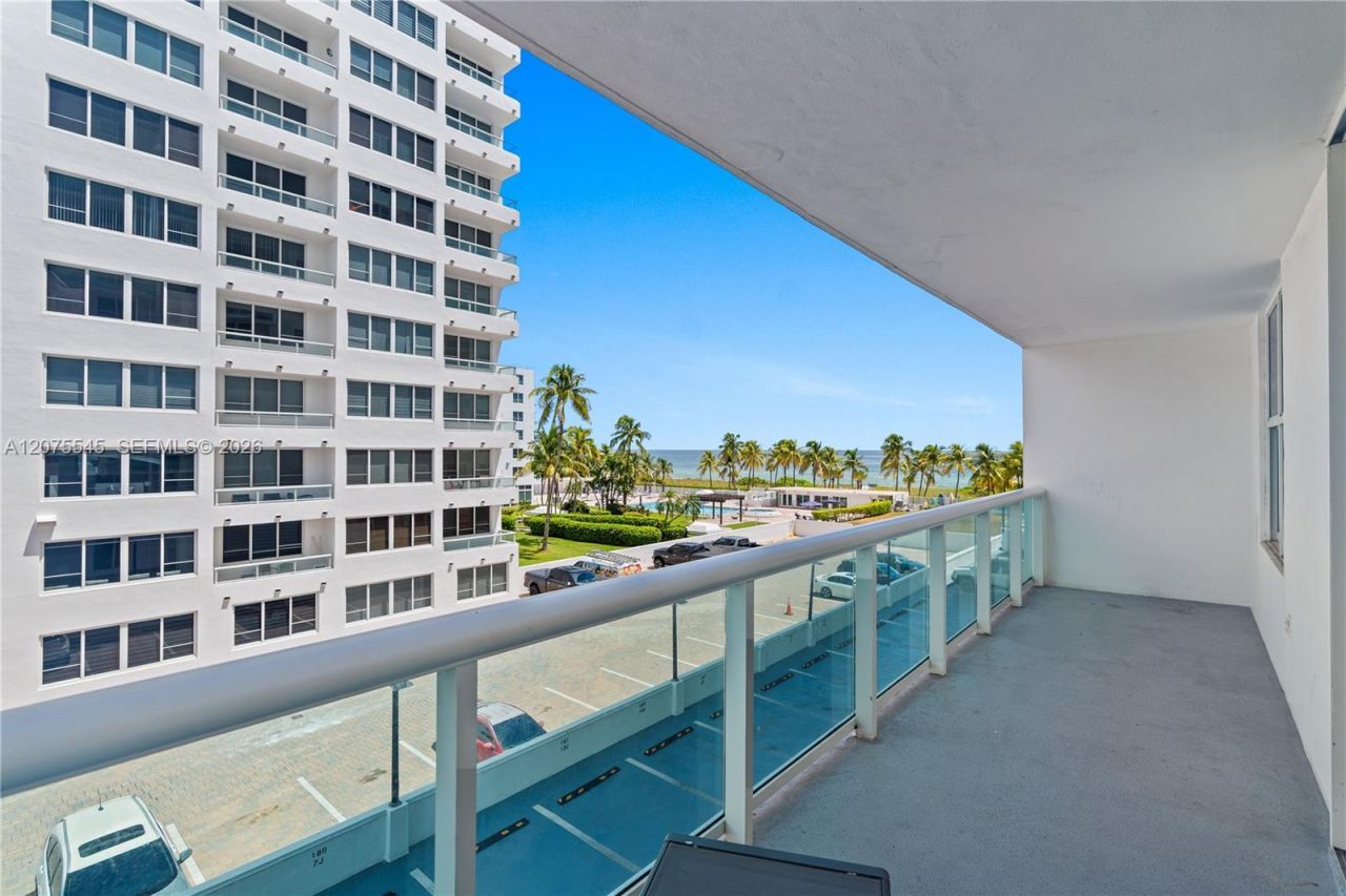 5001 Collins Ave, Unit 3B, Miami Beach, FL 33140 Photo