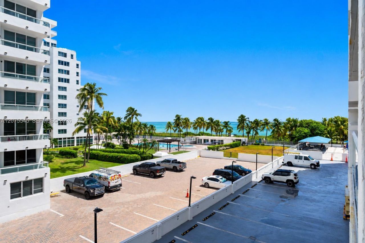 5001 Collins Ave, Unit 3B, Miami Beach, FL 33140 Photo