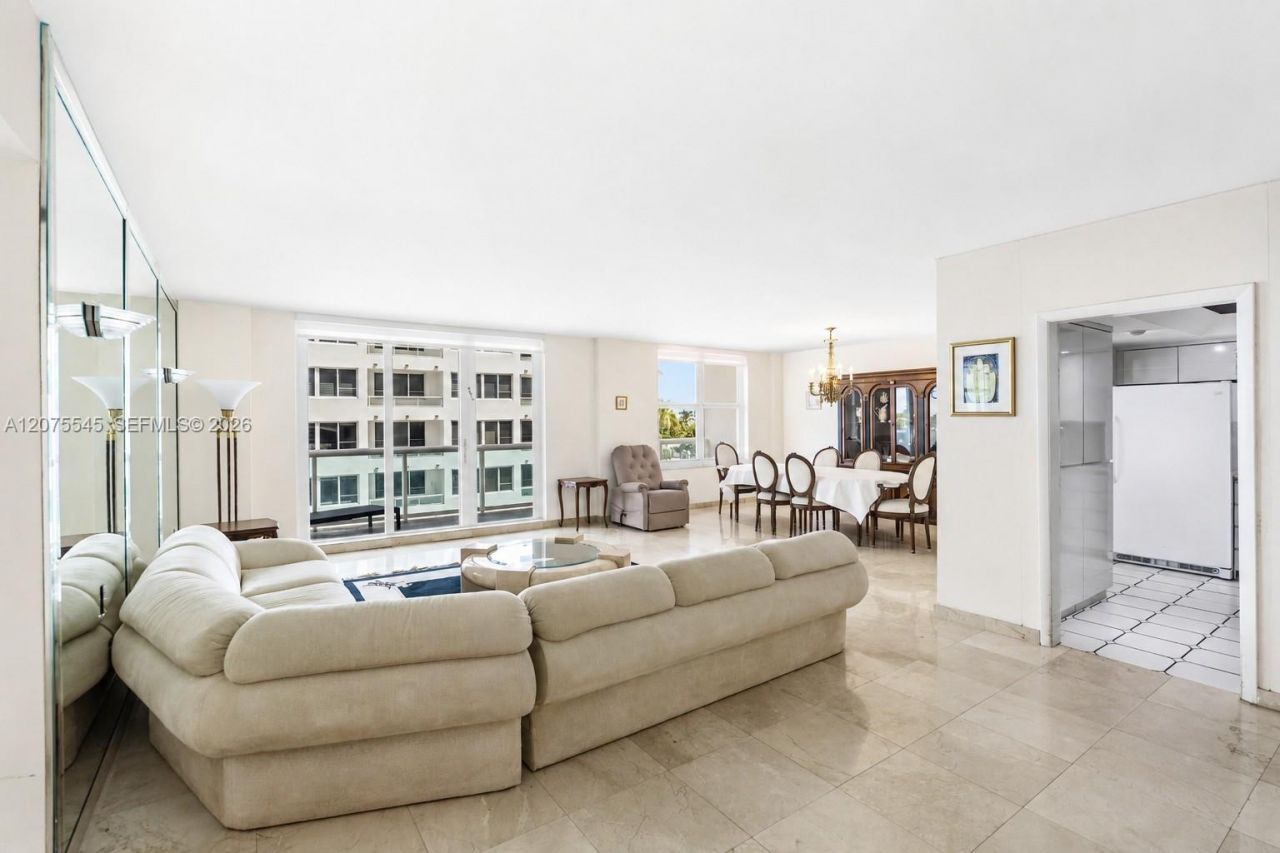 5001 Collins Ave, Unit 3B, Miami Beach, FL 33140 Photo