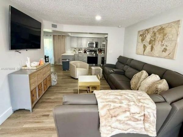 3316 Quail Close , Unit 21, Pompano Beach, FL 33064
