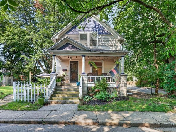 611 Elmwood Court, Kalamazoo, MI 49007