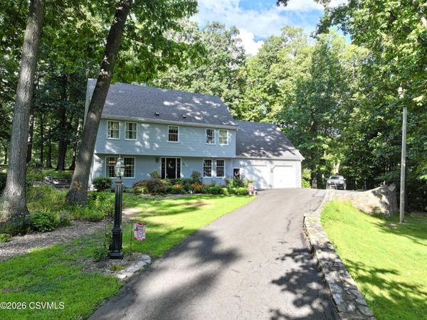 28 FAIRWAY Drive , Selinsgrove, PA 17870