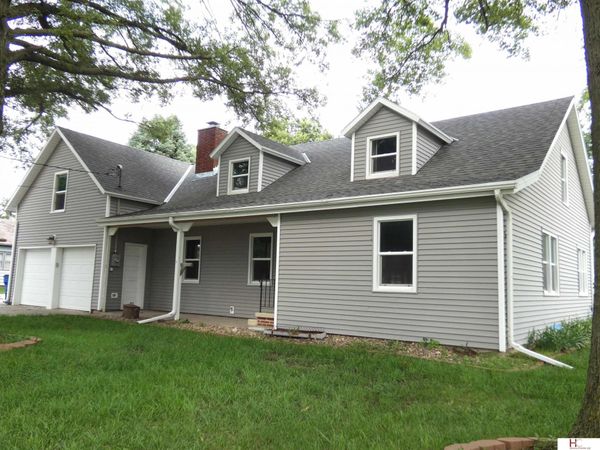 816 Main Street, Friend, NE 68359