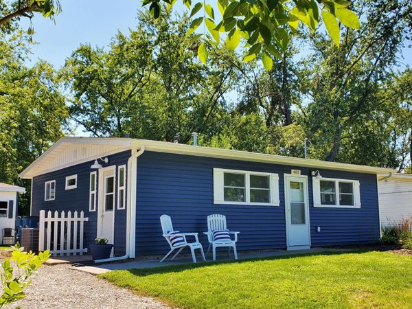 405 Strongbow Trail, Porter, IN 46304
