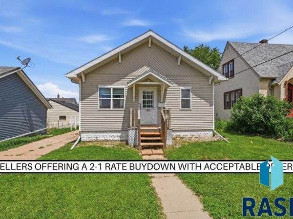 1402 E 9th St, Sioux Falls, SD 57103