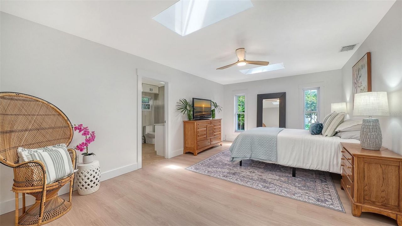 3624 S Lockwood Ridge Road, Sarasota, FL 34239 Photo