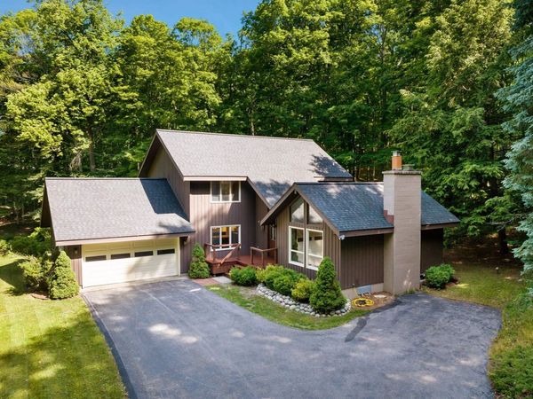 8676 Fairway Drive, Beulah, MI 49617