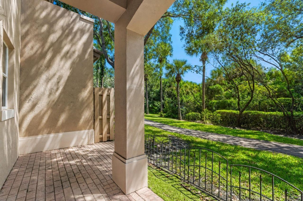 2928 Hidden Hills Road, Unit 1404, West Palm Beach, FL 33411 Photo