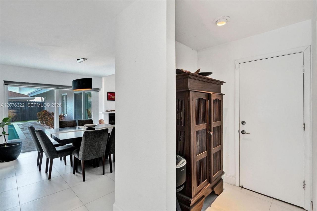 18 Boxwood Rd , Hollywood, FL 33021 Photo