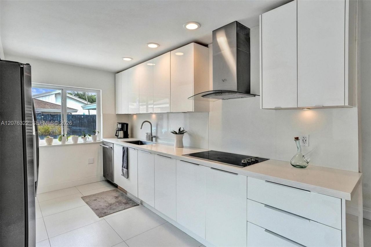 18 Boxwood Rd , Hollywood, FL 33021 Photo
