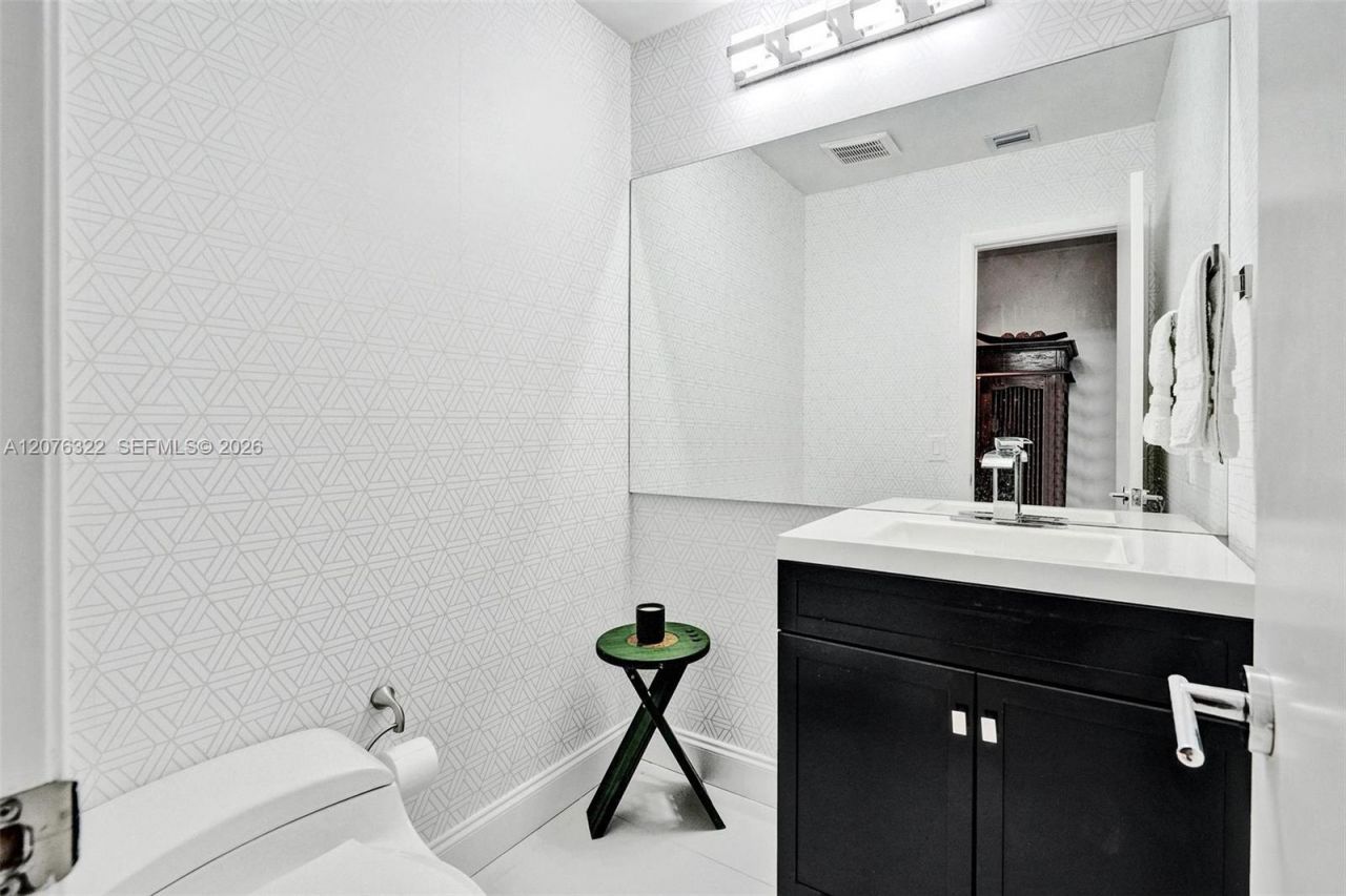 18 Boxwood Rd , Hollywood, FL 33021 Photo