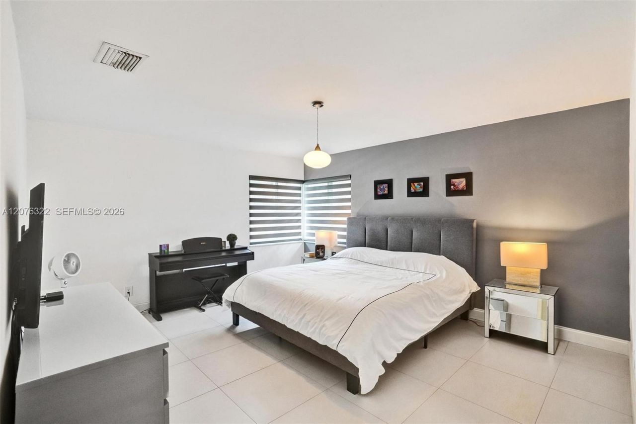 18 Boxwood Rd , Hollywood, FL 33021 Photo